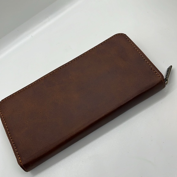 Like New Magshi Wallet Clutch Faux Leather - Picture 3 of 5